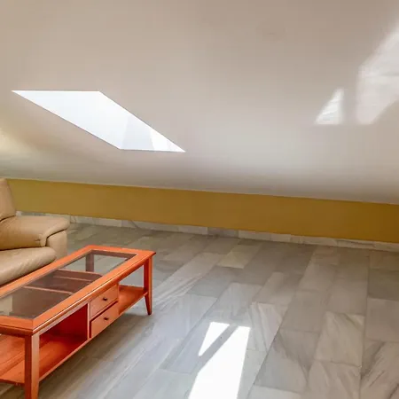 Cozy In With Kitchen Apartment Malaga